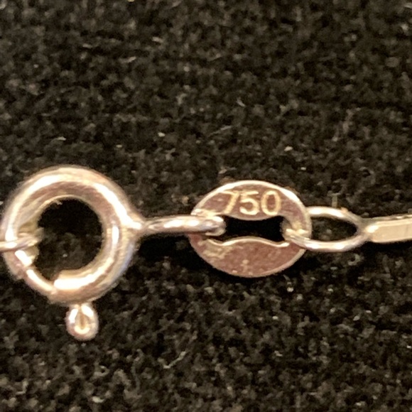 18 Karat White Gold Abstract Pendant and Chain - Picture 13 of 15